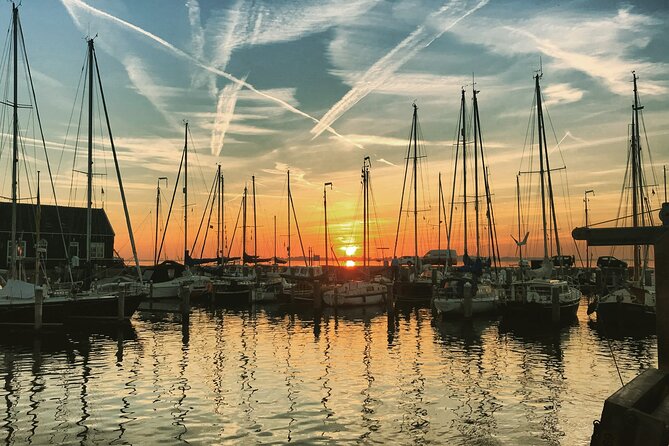 Volendam: E-bike rental with suggested countryside- and fisherman village route - Who this is best for, and the one snag to double-check