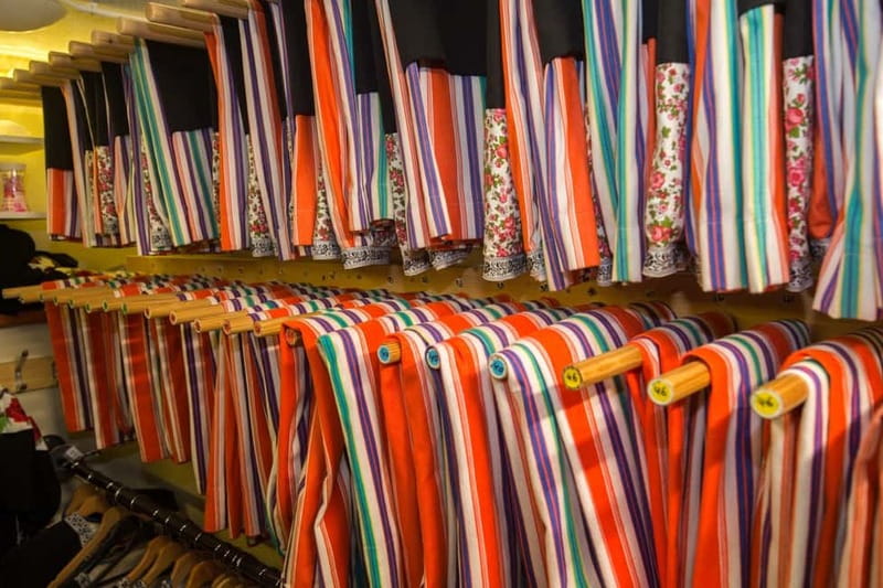 Volendam: Photo in Traditional Dutch Costume - From Volendam Harbor to Fotograaf Volendam: the easiest kind of souvenir stop