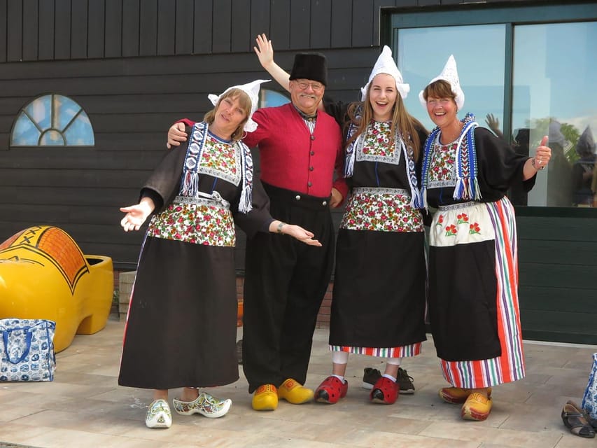 Volendam: Traditional Costume Photo with Cheese & Clog Tour - Simonehoeve in Katwoude/Volendam: where cheese meets shoes