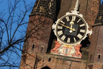Walking Tour of Delft - The City of Orange and Blue - A lopsided church question you’ll actually want to answer
