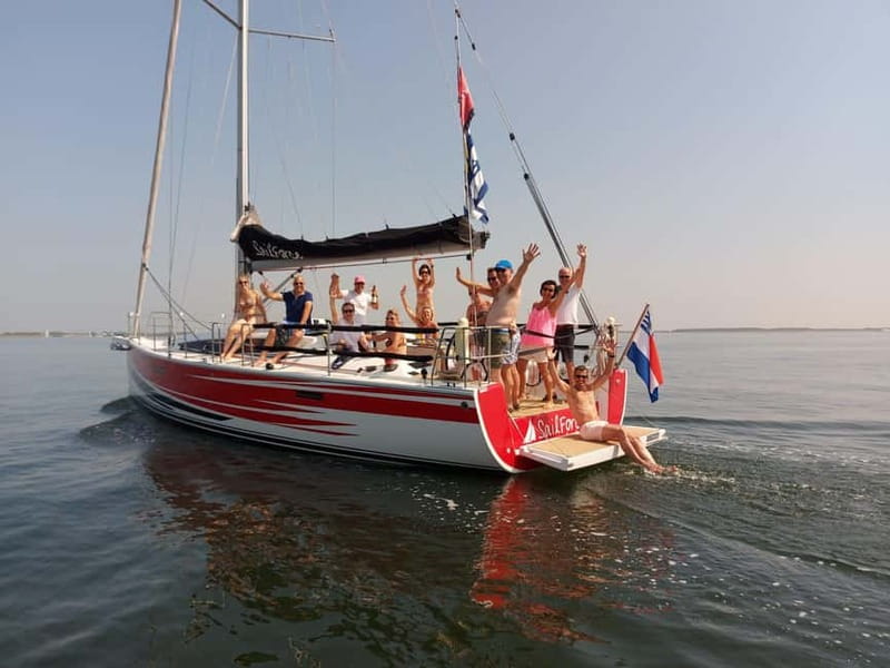 Wemeldinge: Oosterschelde Sailing Trip with Skipper - 3 hrs - Safety briefing first: life vests and sailing gear are included