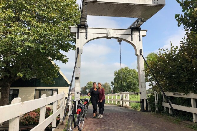 Windmill, Dairy Farms & Countryside Electric Bike Tour - Stop 3: Zunderdorp village lanes and farmers’ fields