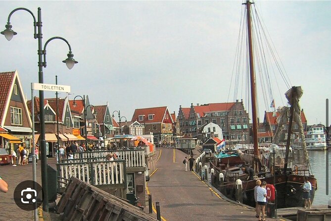 Windmills Country side tour Zaanse Schans-Cheesefactory-Volendam - Transport Comfort and Service: Wi‑Fi, Snacks, and Drivers Who Adjust
