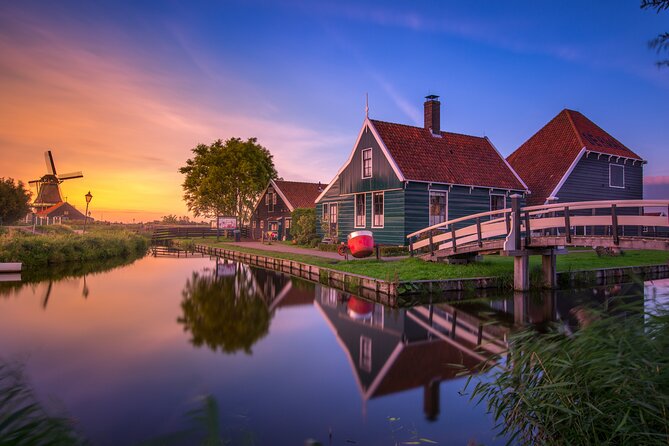 Zaanse Schans and Cheese Tasting Guided Tour from Amsterdam - Zaanse Schans Windmills: why this open-air village makes sense