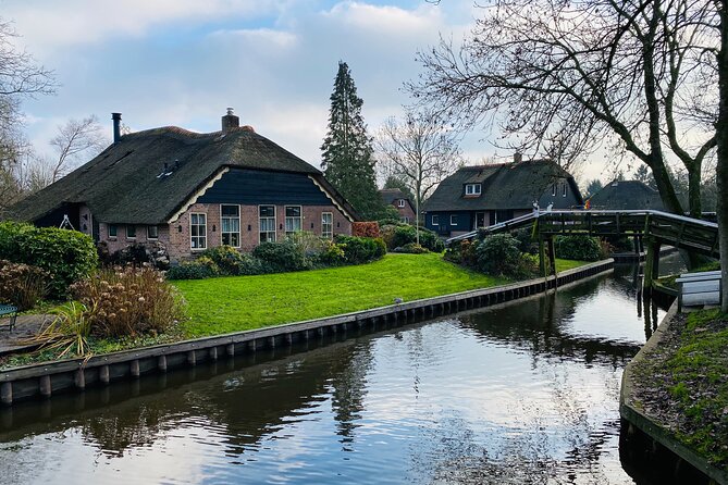 Zaanse Schans and Giethoorn Small-Group Tour with Hotel Pick-Up - How to use your Giethoorn free time without missing the best parts