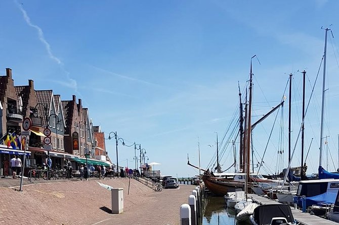 Zaanse Schans and Volendam Private Tour – Clogs, Cheese and More - Volendam: waterfront walking and easy lunch ideas