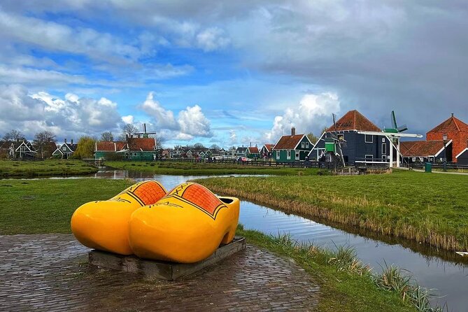 Zaanse Schans, Lego Village, Giethoorn Day Tour Incl. Boat Cruise - Your Day With the Guide: Timing, Photo Help, and a Smooth Group Rhythm