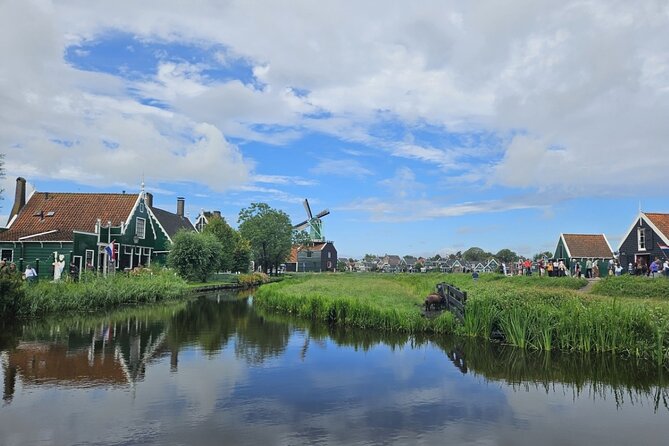 Zaanse Schans & Volendam Small-Group Tour with Hotel Pickup - Price and value: what $836.86 per person really means