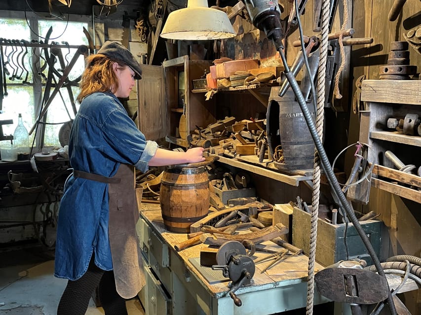 Zaanse Schans: Windmill & Museum Entry Ticket w/ Audio Guide - Walking the Village, Finding Food, and Keeping Your Day Comfortable