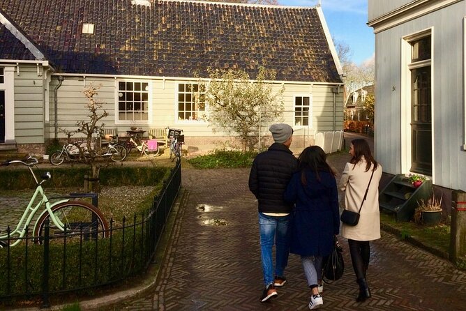 Zaanse Schans Windmills and Volendam Small-Group Tour from Amsterdam - Monnickendam vs Volendam: choosing your kind of Dutch village day