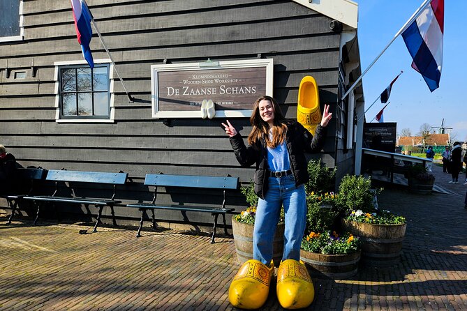 Zaanse Schans Windmills, Cheese and Volendam Tour from Amsterdam - Volendam: the seaside village walk and the kind of photos you’ll actually want