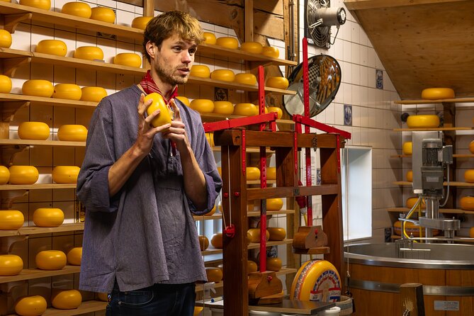 Zaanse Schans Windmills, Cheese and Volendam Tour from Amsterdam - Catharina Hoeve cheese farm: the tasting is the point