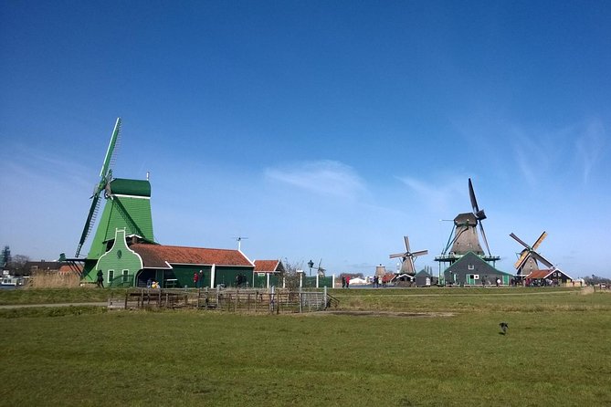Zaanse Schans Windmills Private Tour from Amsterdam Airport - Meeting at Schiphol and getting rolling on time