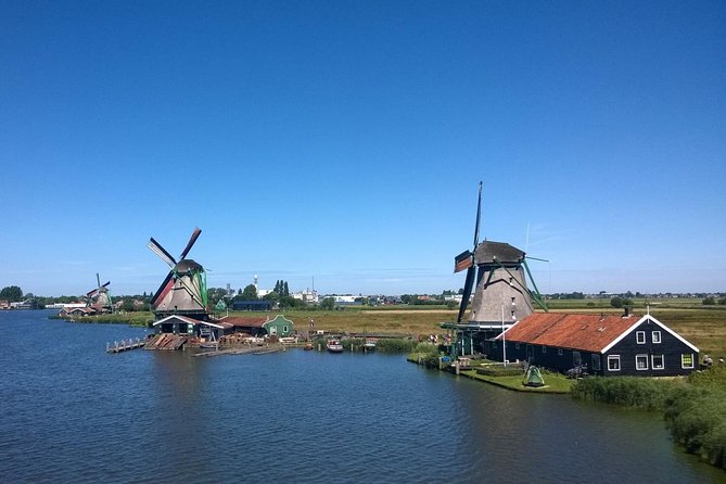 Zaanse Schans Windmills Private Tour from Amsterdam Airport - Kooijman Souvenirs & Clogs: quick museum + live demo time