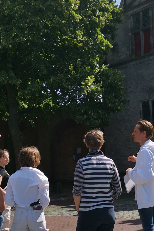 Zierikzee: verhalen tour met gids "De legendes" NL / EN - What the experience feels like in real time